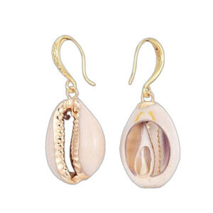 Queen's Cowrie‎ Shell Earrings NWT